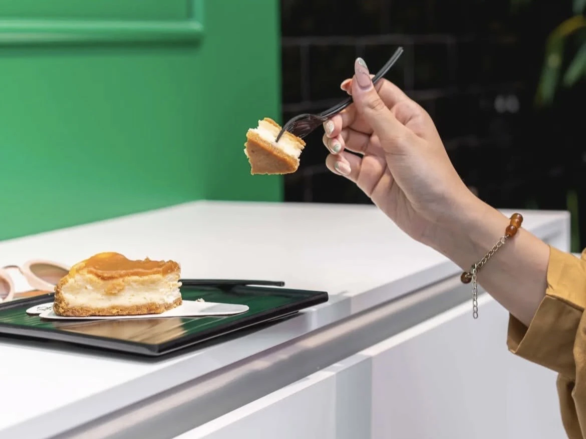 کافه کیک روژند