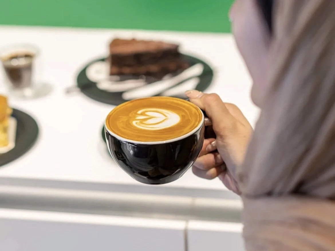 کافه کیک روژند