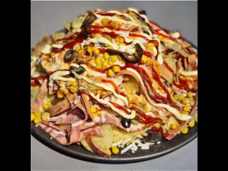 
هات چیپس دونفره کالباس گوشت